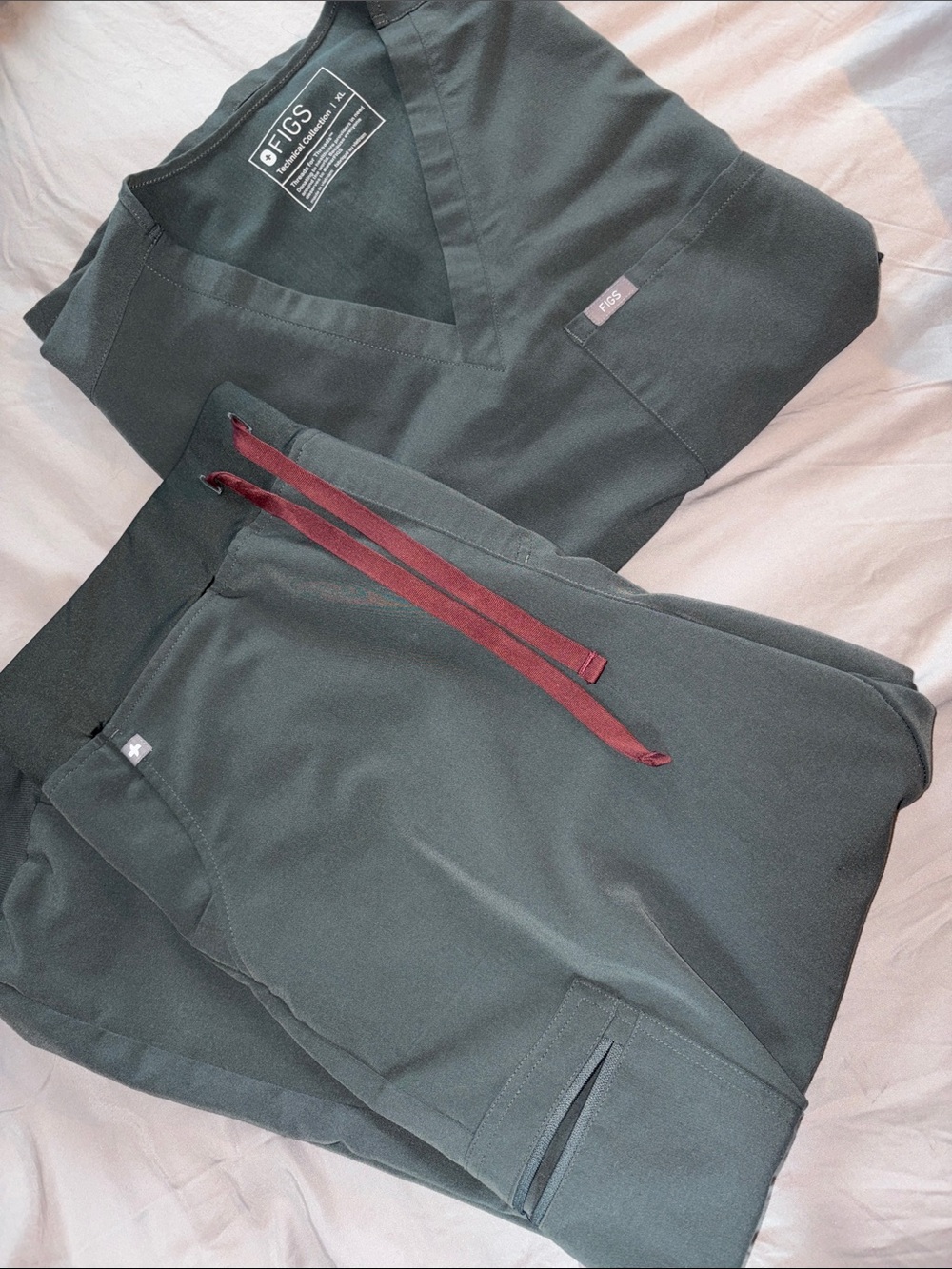 Figs Women’s Jogger Scrubs in Moss with Maroon Drawstring Xl